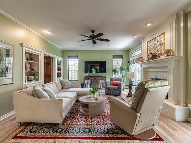 6900 Lakepointe Drive, Oklahoma City, OK 73116