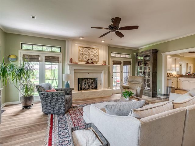 6900 Lakepointe Drive, Oklahoma City, OK 73116
