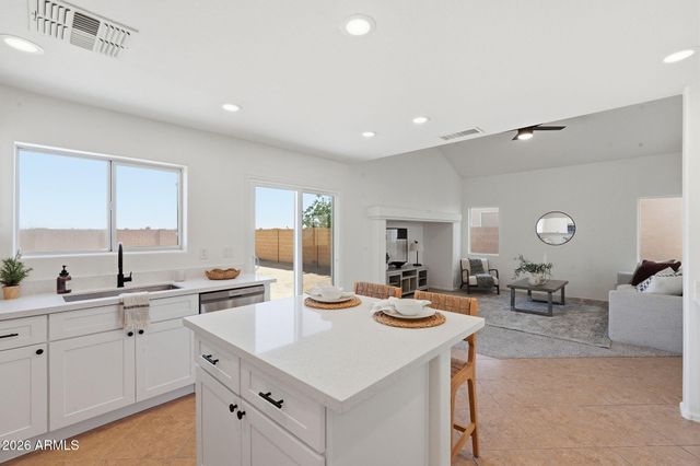 812 W GIBSON Avenue, Coolidge, AZ 85128