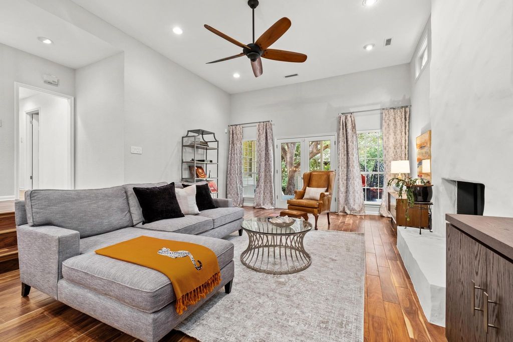 5731 Sam Houston CIR, Austin, TX 78731