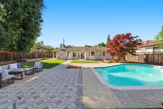 979 Stanley Avenue, Los Altos, CA 94024