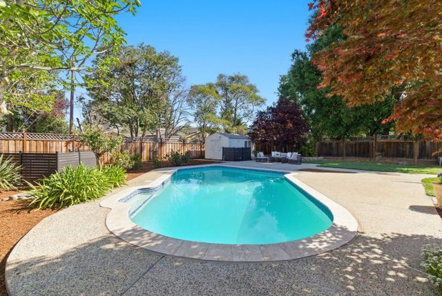 979 Stanley Avenue, Los Altos, CA 94024