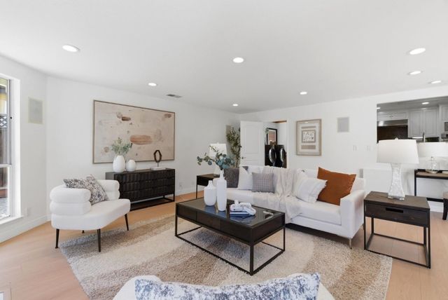 979 Stanley Avenue, Los Altos, CA 94024