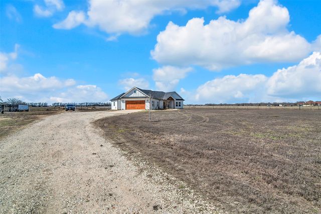 2415 Bucksnort Road, Van Alstyne, TX 75495