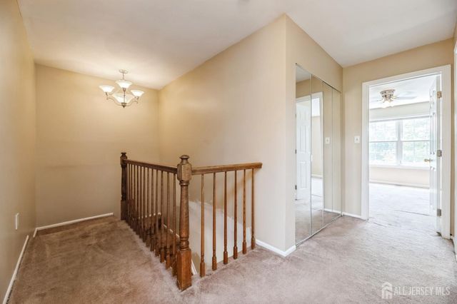 7 Sloop Square, Howell, NJ 07228