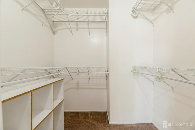 7 Sloop Square, Howell, NJ 07228