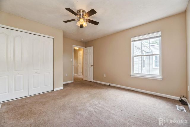 7 Sloop Square, Howell, NJ 07228