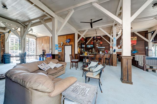 1822 Port O'call Street, Galveston, TX 77554