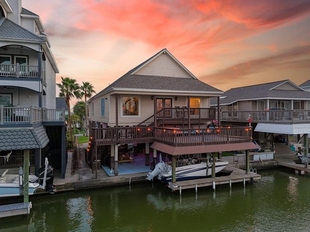 1822 Port O'call Street, Galveston, TX 77554