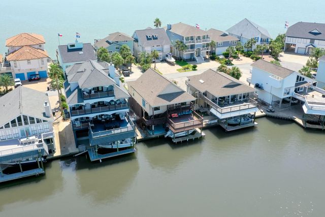 1822 Port O'call Street, Galveston, TX 77554