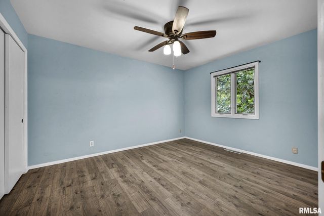1731 Saint Clair Drive, Pekin, IL 61554