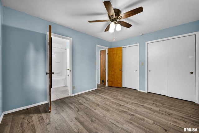 1731 Saint Clair Drive, Pekin, IL 61554