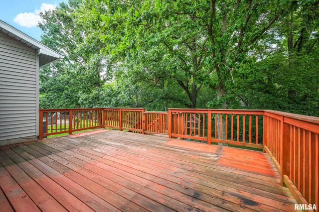 1731 Saint Clair Drive, Pekin, IL 61554