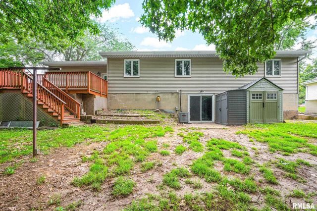 1731 Saint Clair Drive, Pekin, IL 61554