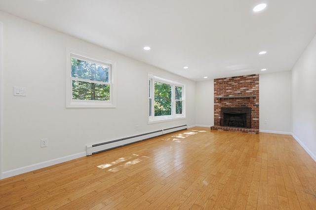 12 White Ave, Concord, MA 01742
