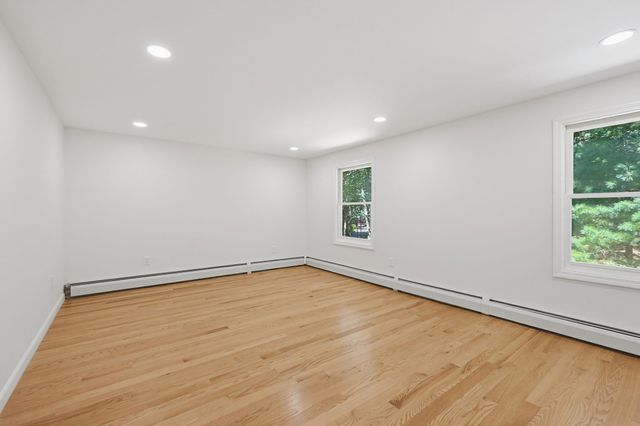 12 White Ave, Concord, MA 01742