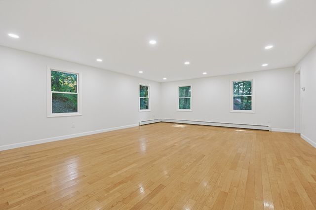 12 White Ave, Concord, MA 01742