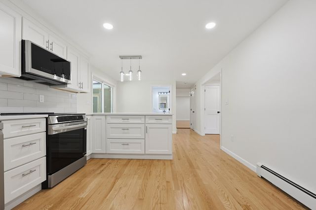 12 White Ave, Concord, MA 01742