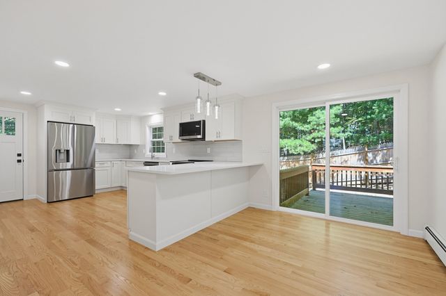 12 White Ave, Concord, MA 01742