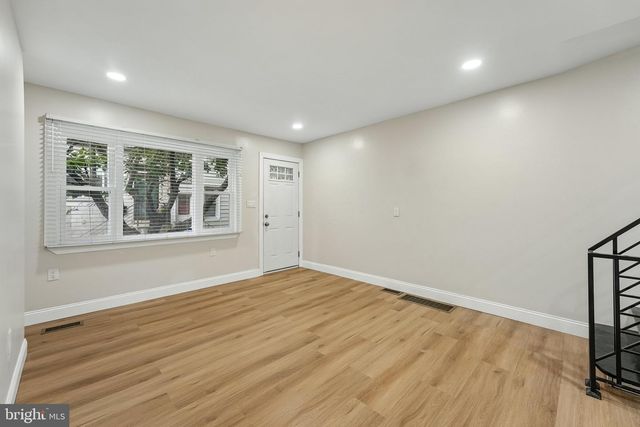 1534 S WOODSTOCK ST, Philadelphia, PA 19146