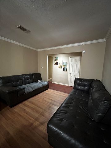 659 W Pentagon Parkway, Dallas, TX 75224