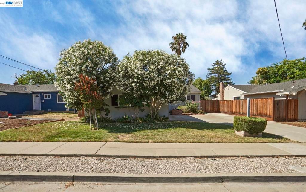 Image 5 of property listing at 2765 Kennedy St, Livermore, CA 94551