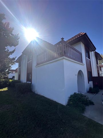 2016 OAK MEADOW CIRCLE, South Daytona, FL 32119