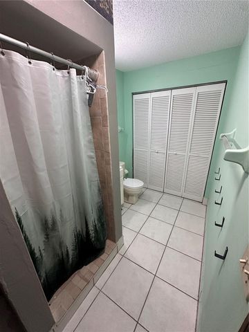 2016 OAK MEADOW CIRCLE, South Daytona, FL 32119