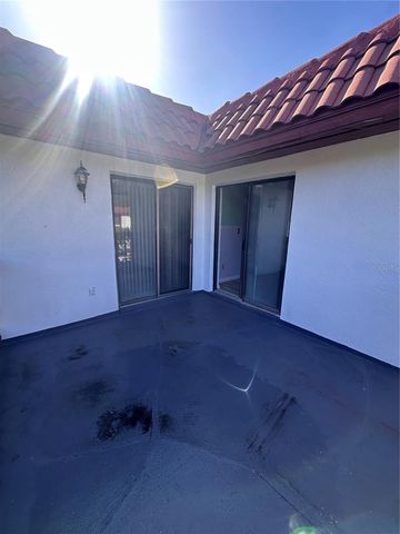 2016 OAK MEADOW CIRCLE, South Daytona, FL 32119