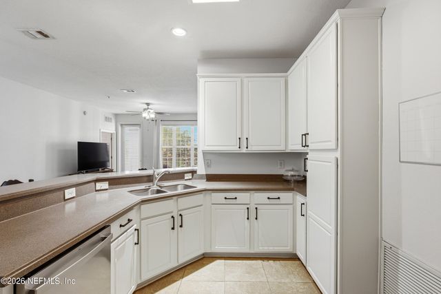 11251 CAMPFIELD Drive 3302, Jacksonville, FL 32256