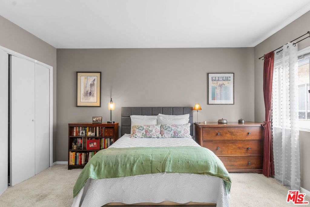 Image 14 of property listing at 1828 Barry Avenue 4, Los Angeles, CA 90025