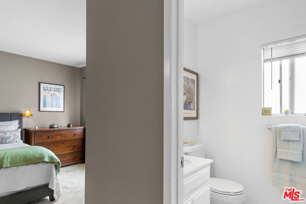 Image 16 of property listing at 1828 Barry Avenue 4, Los Angeles, CA 90025