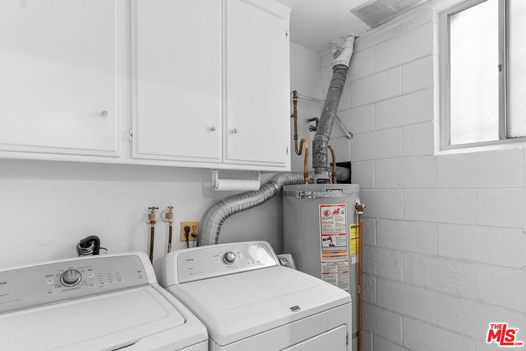 Image 21 of property listing at 1828 Barry Avenue 4, Los Angeles, CA 90025