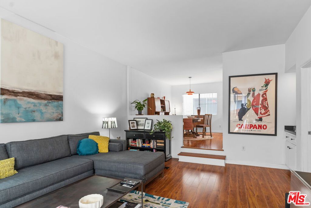 Image 3 of property listing at 1828 Barry Avenue 4, Los Angeles, CA 90025