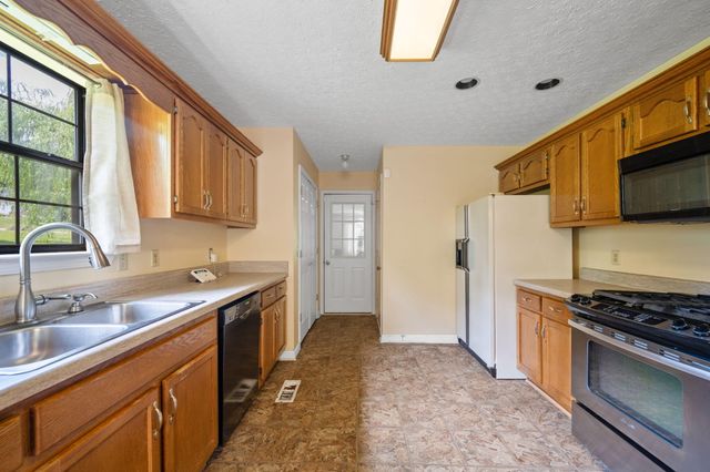 326 Fallen Leaf Drive, Soddy Daisy, TN 37379
