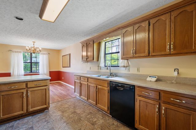 326 Fallen Leaf Drive, Soddy Daisy, TN 37379