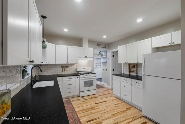 6885 Hazel St, Bonners Ferry, ID 83805