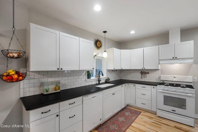 6885 Hazel St, Bonners Ferry, ID 83805