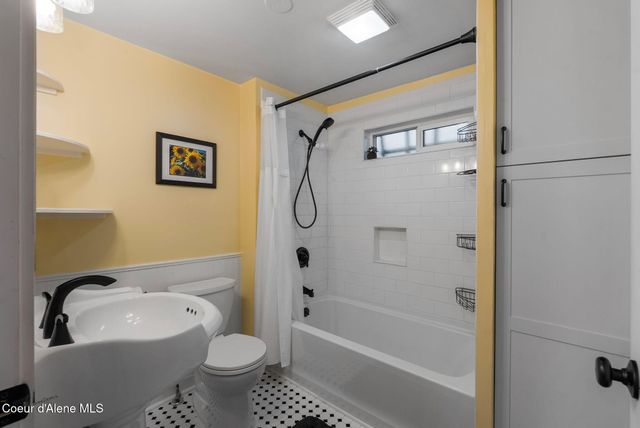 6885 Hazel St, Bonners Ferry, ID 83805