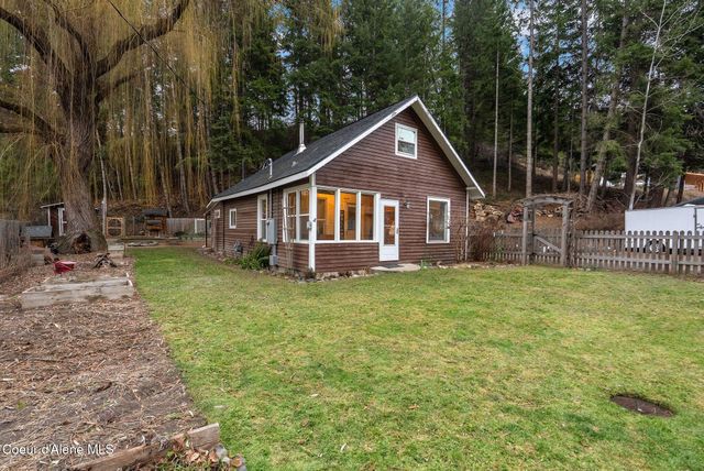 6885 Hazel St, Bonners Ferry, ID 83805