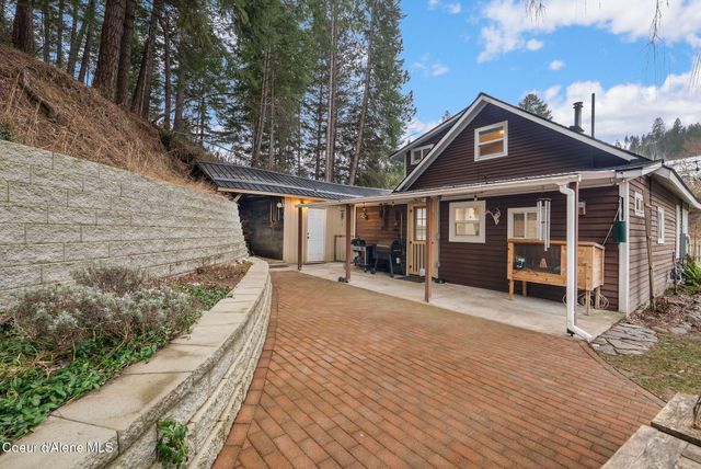 6885 Hazel St, Bonners Ferry, ID 83805