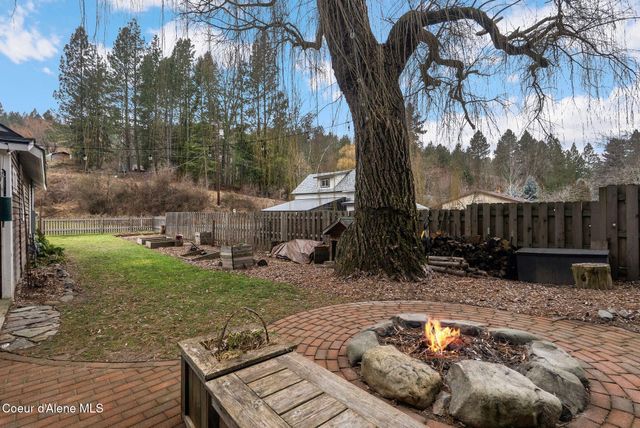 6885 Hazel St, Bonners Ferry, ID 83805