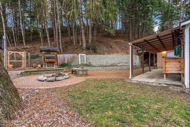 6885 Hazel St, Bonners Ferry, ID 83805