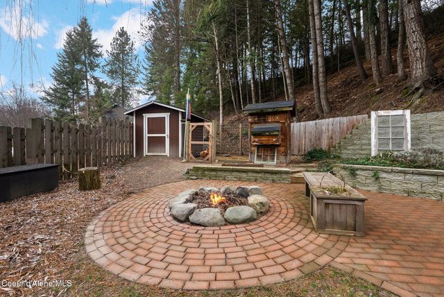 6885 Hazel St, Bonners Ferry, ID 83805