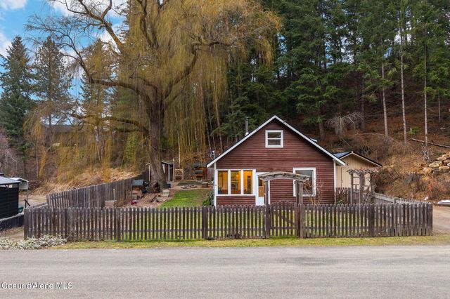 6885 Hazel St, Bonners Ferry, ID 83805