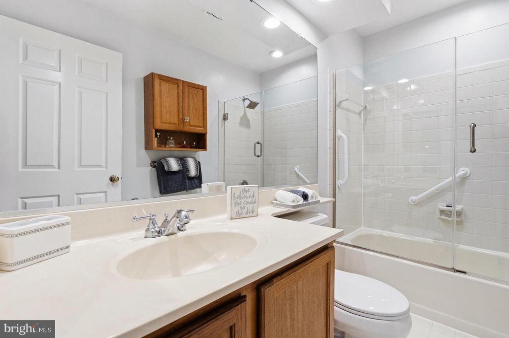 Image 26 of property listing at 15401 PINE TREE CT, Bowie, MD 20721