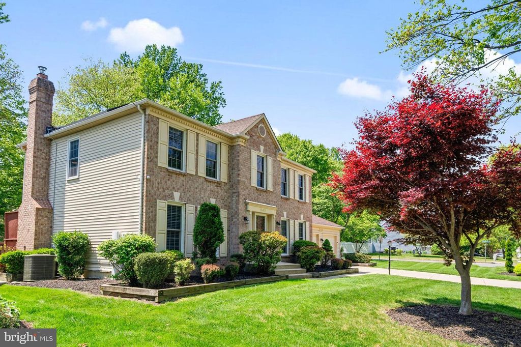 Image 4 of property listing at 15401 PINE TREE CT, Bowie, MD 20721