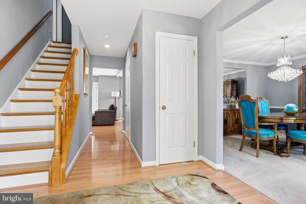 Image 5 of property listing at 15401 PINE TREE CT, Bowie, MD 20721