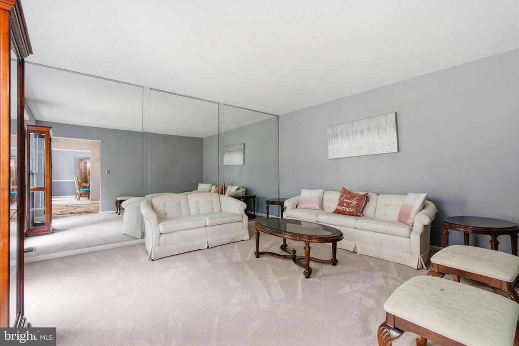 Image 6 of property listing at 15401 PINE TREE CT, Bowie, MD 20721