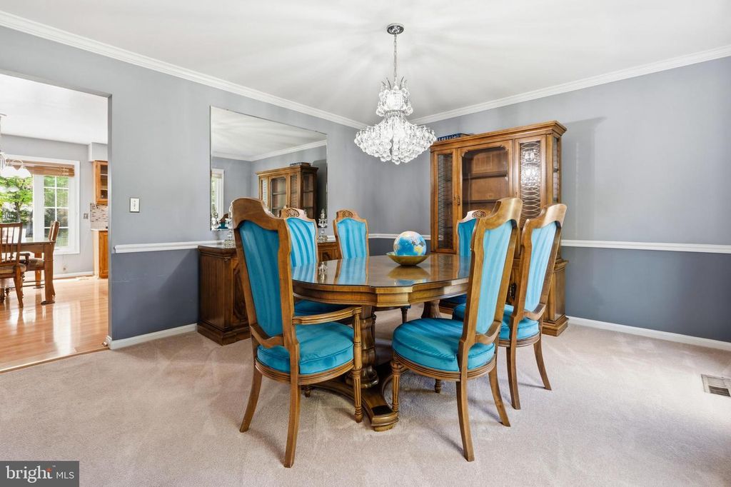 Image 8 of property listing at 15401 PINE TREE CT, Bowie, MD 20721